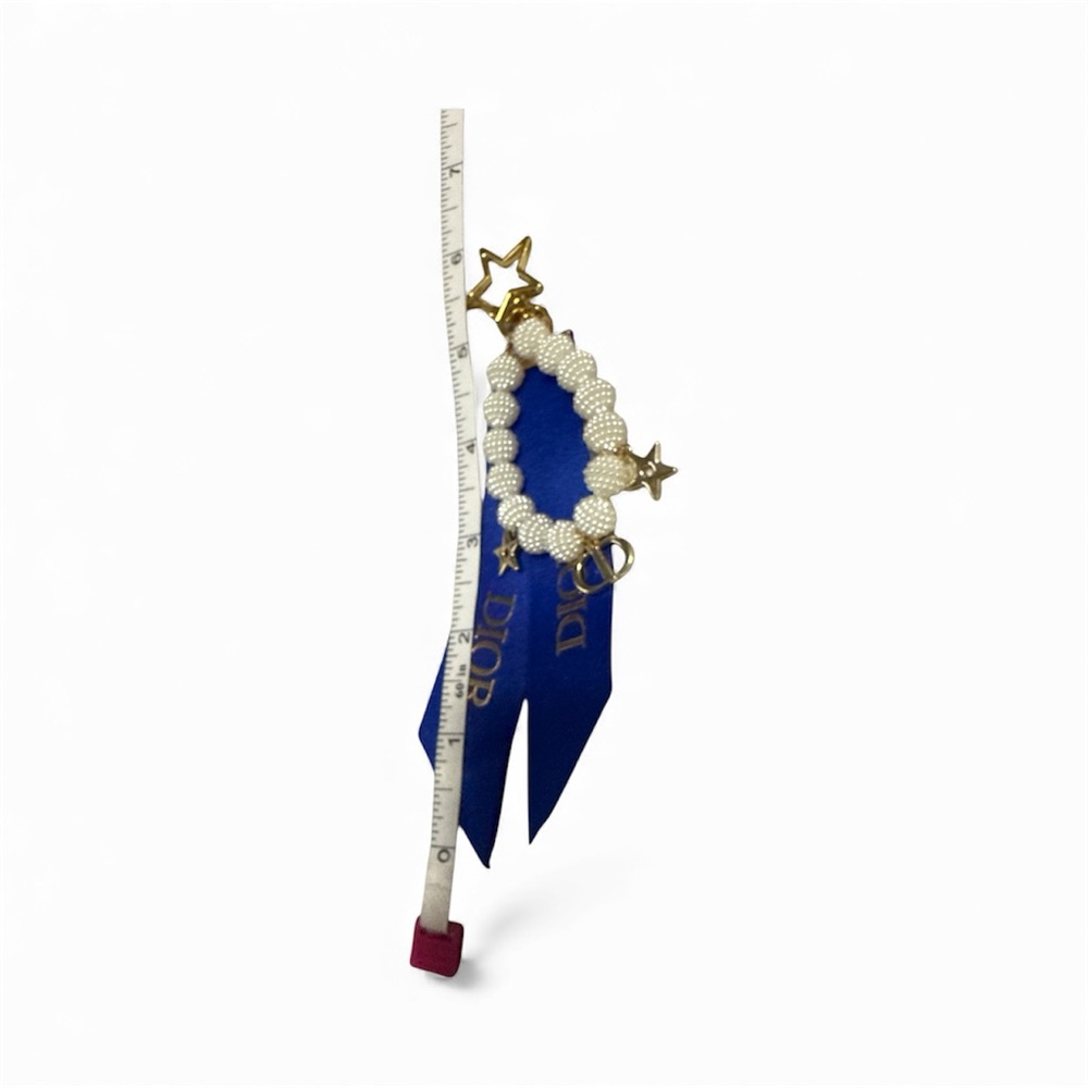 New in Box Dior GWP Gold Star Faux Pearl key chain w/ Blue Ribbon CD Bag Charm - Picture 3 of 3